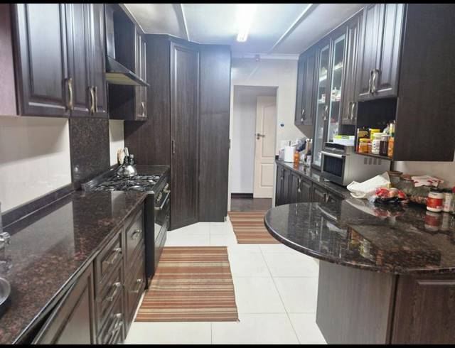 4 BEDROOM HOUSE FOR SALE IN BURLINGTON HEIGHTS